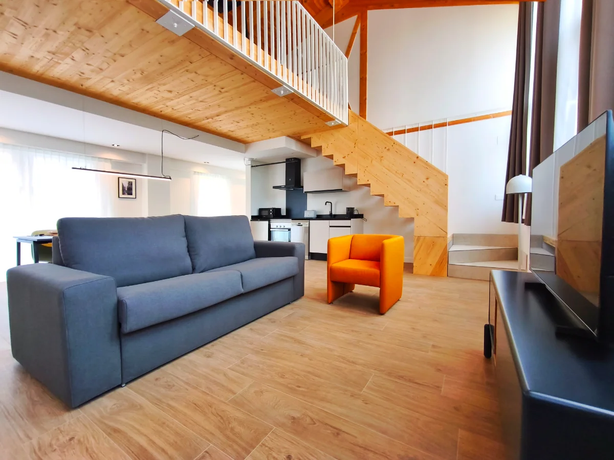 A2E · Apartamento grande doble altura – Edificio Amarillo, Valladolid